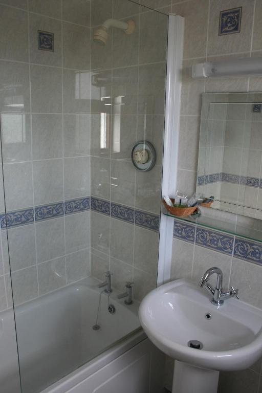 The Wootons Inn Tintagel Room photo